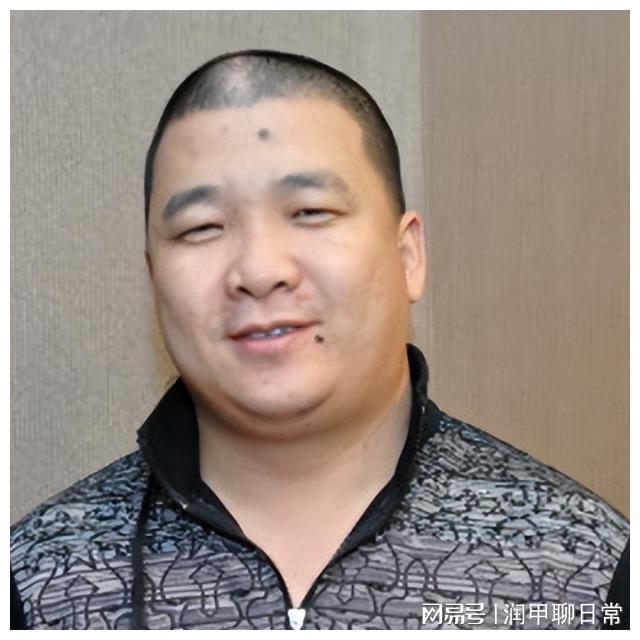 孙小宝的跌宕人Kaiyun 开云生：从迎娶19岁金玲、认网红干爹到心梗住院(图4)